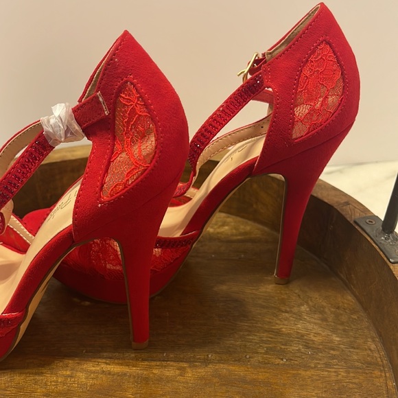 Red Rhinestone 7 1/2. 5 inch Stiletto heel shoes. Dream pairs Never worn. - Picture 7 of 8